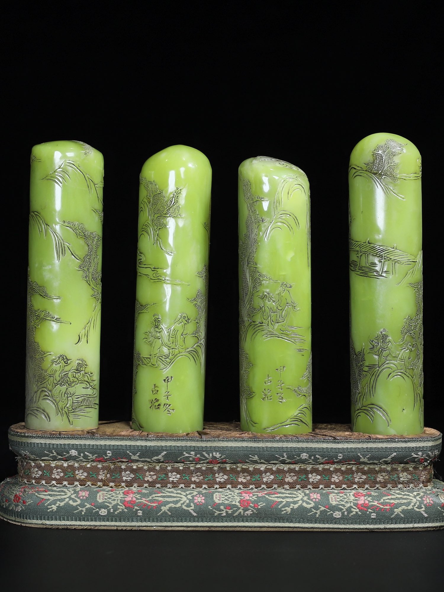 A Set Shoushan Stone Seal Statue w Box: Title: A Set Shoushan Stone Seal Statue w Box Origin: Chinese Date/Period: After1920 Materials: Shoushan Stone Dimensions: 135x35(mm) 5.31x1.38(inches) Weight 2.92 lbs/1323g Reserve: $1,499.00 Shippin