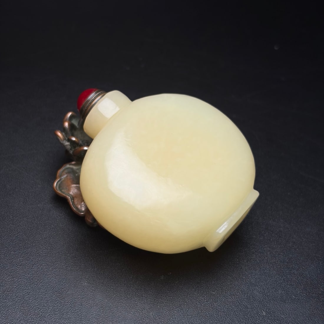 Vintage Hetian Jade Snuff Bottle - 3