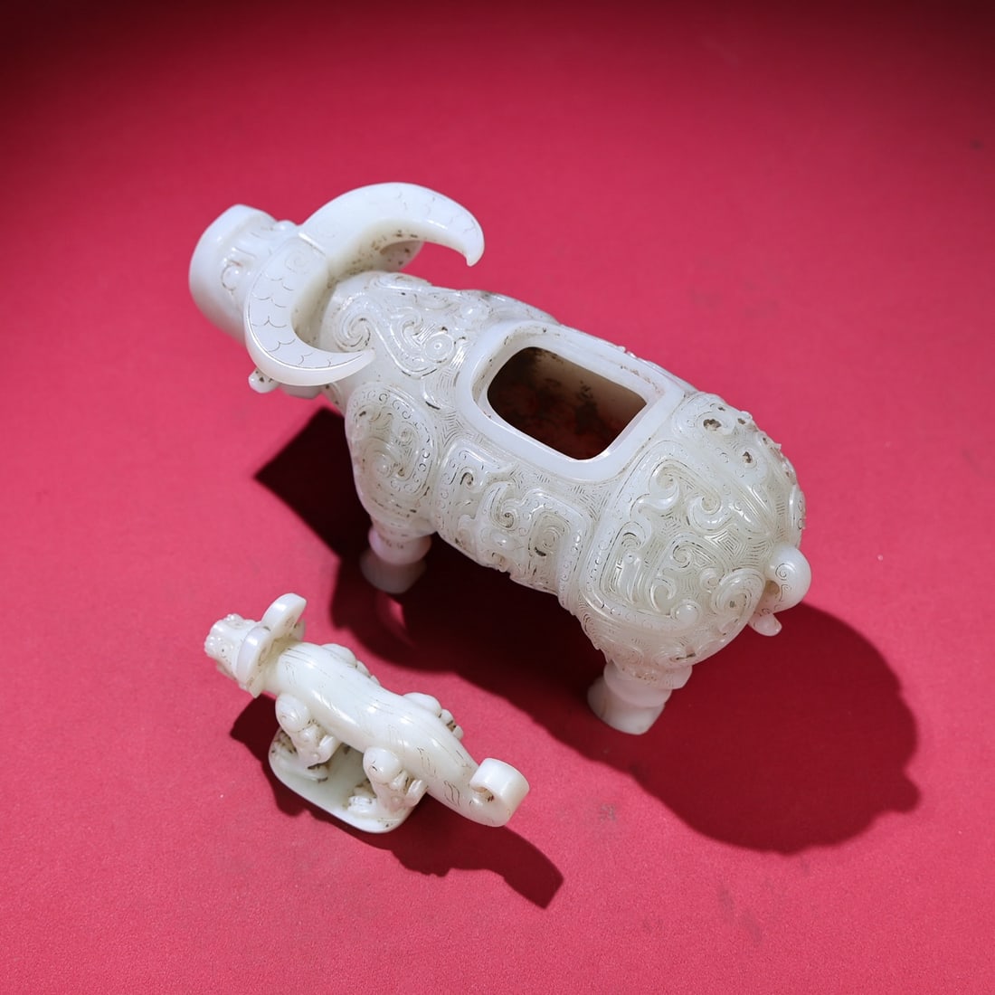 Vintage Han Dynasty Hetian Jade Ox Statue - Zun - 3