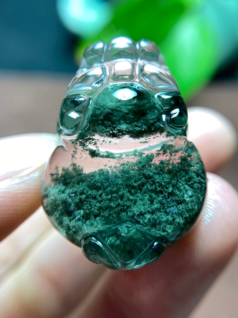 Green Crystal Pixiu Pendant with Certificate - 2