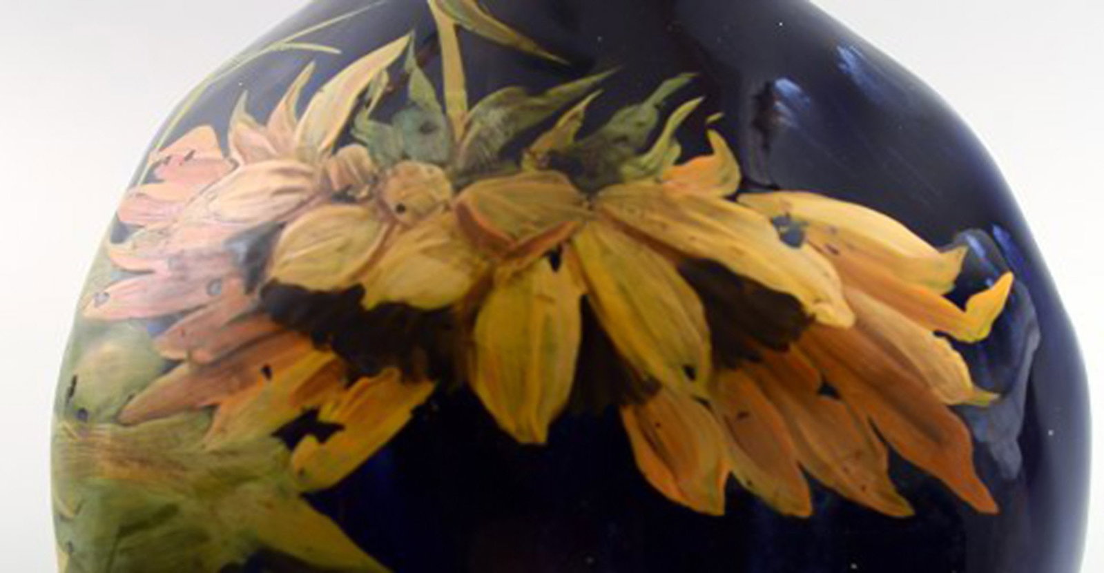 Art nouveau Rorstrand narrow-neck vase in earthenware decorated with flowers. - 6