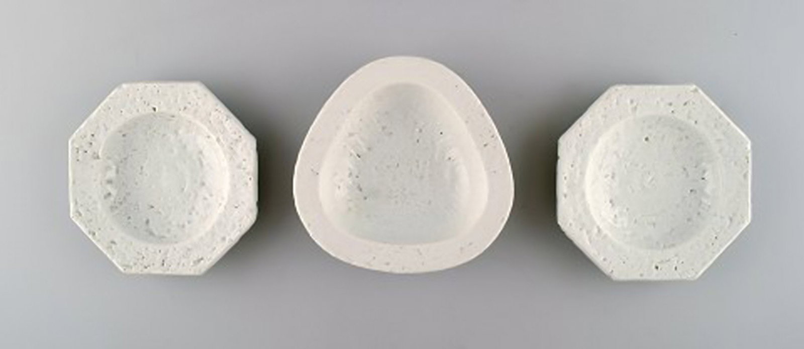 Rorstrand Gunnar Nylund 3 small Chamotte bowls. - 3