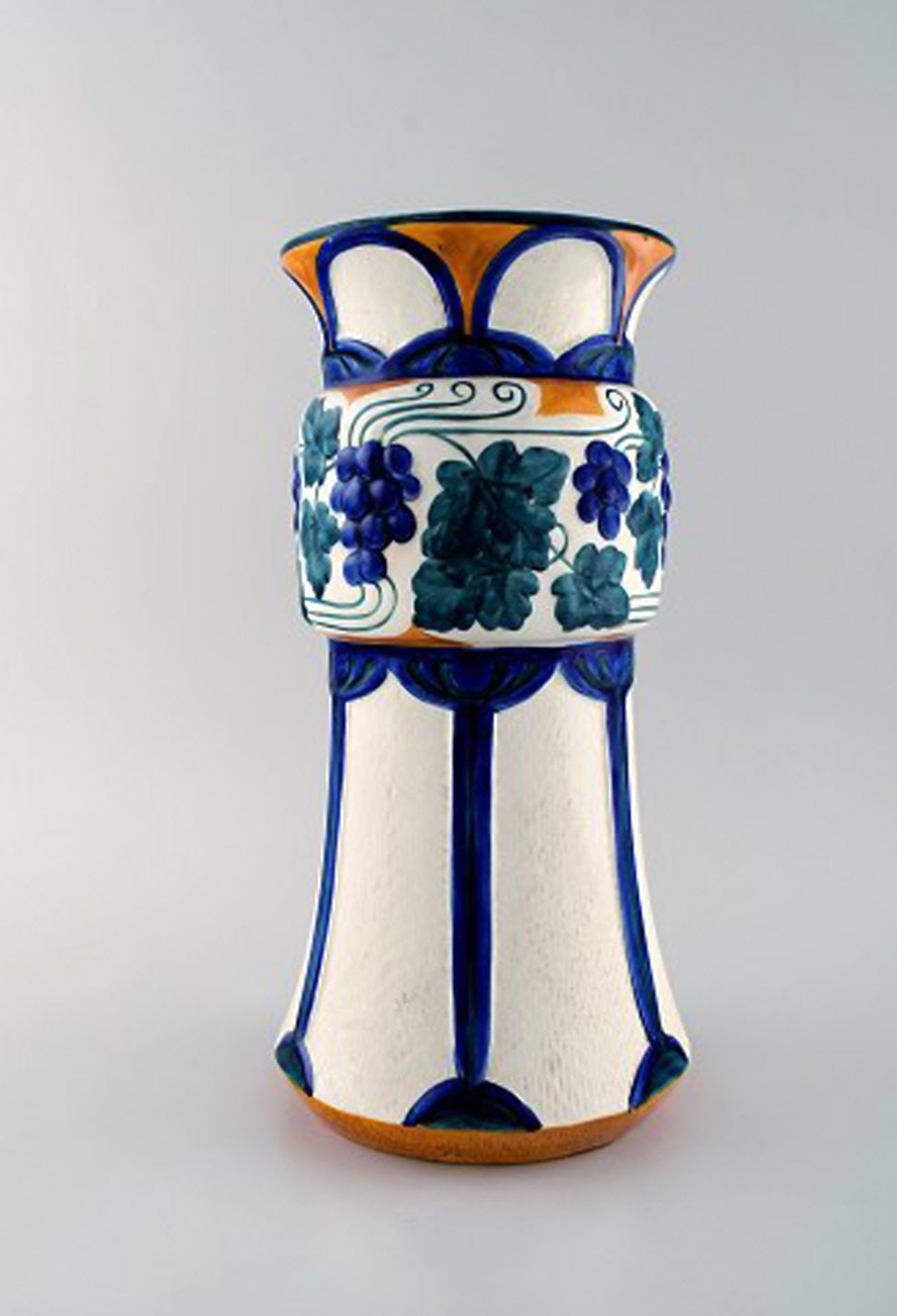 Alf Wallander for Rorstrand / Rorstrand. Large art nouveau vase in glazed faience with grapevine - 3