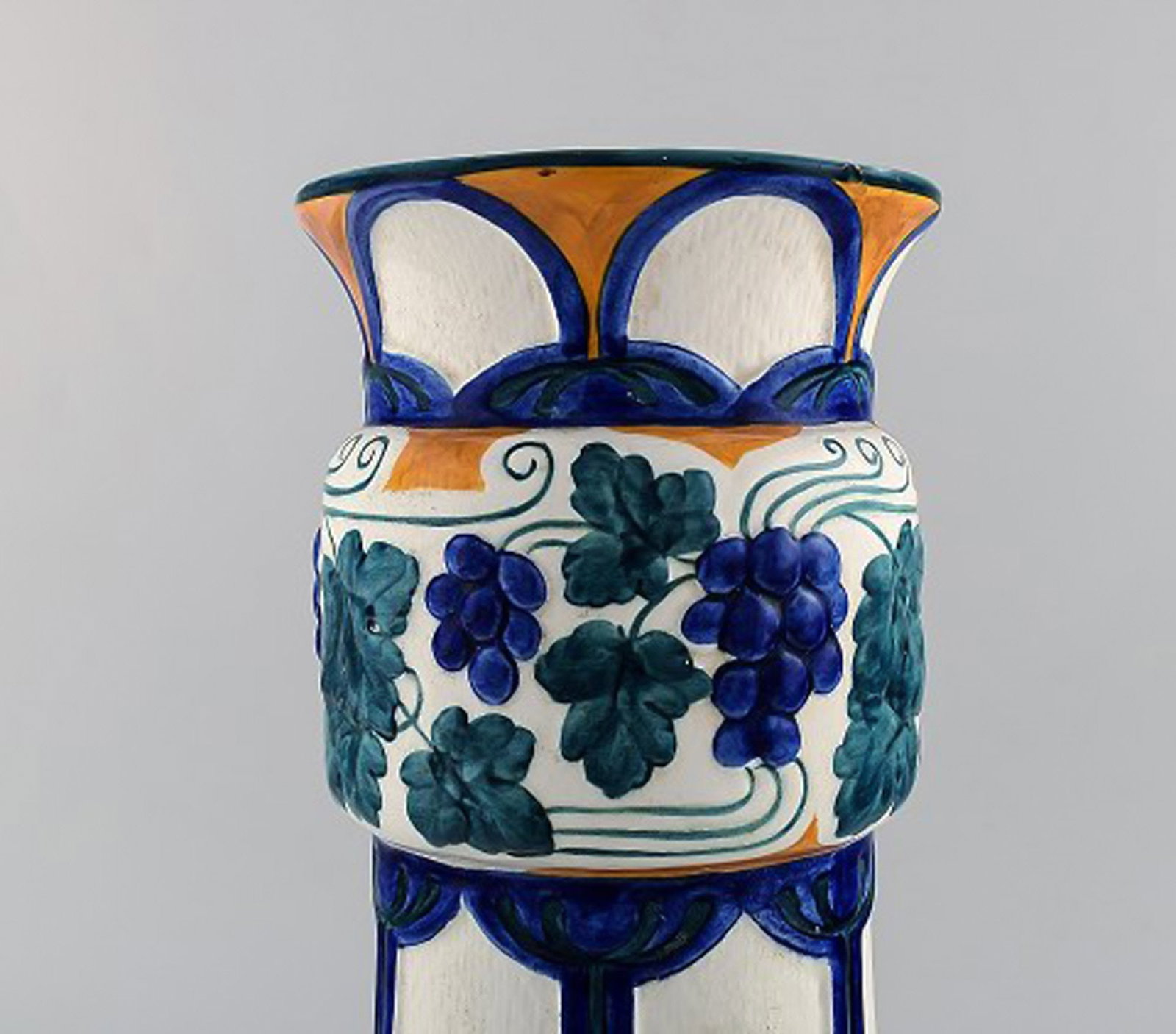 Alf Wallander for Rorstrand / Rorstrand. Large art nouveau vase in glazed faience with grapevine - 4