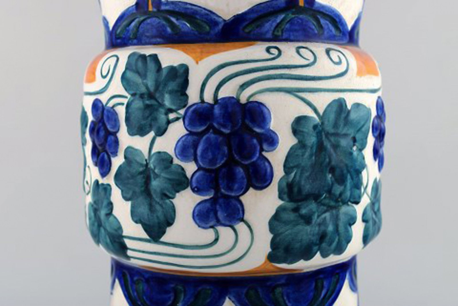 Alf Wallander for Rorstrand / Rorstrand. Large art nouveau vase in glazed faience with grapevine - 6