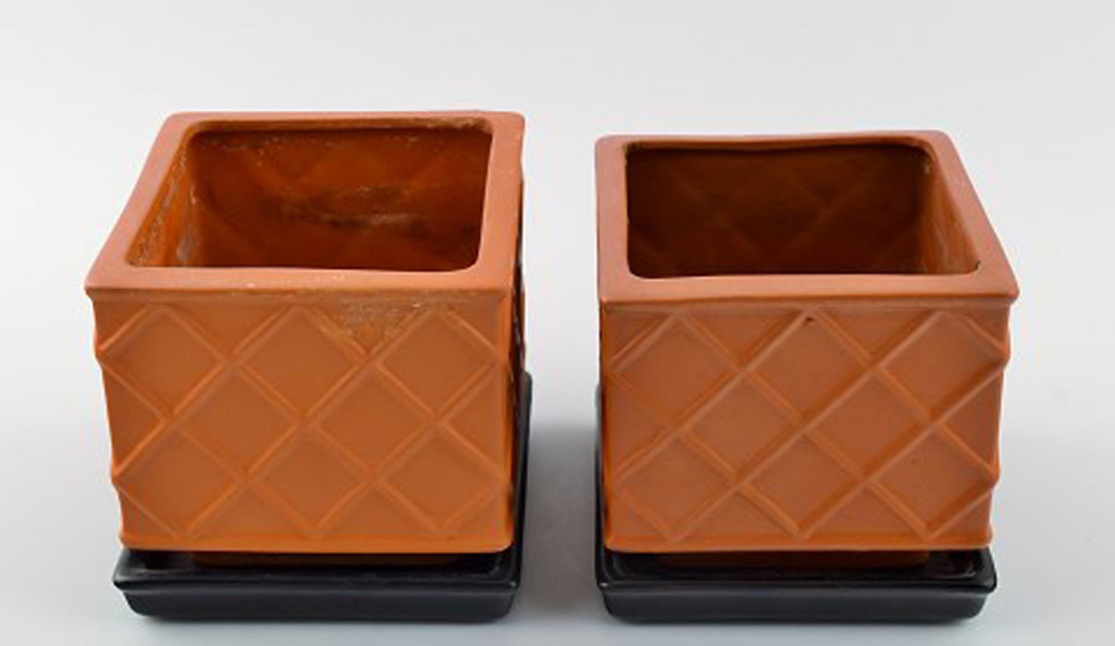 Gustavsberg, Wilhelm Kage, a pair of plant pots in red earthenware. - 3