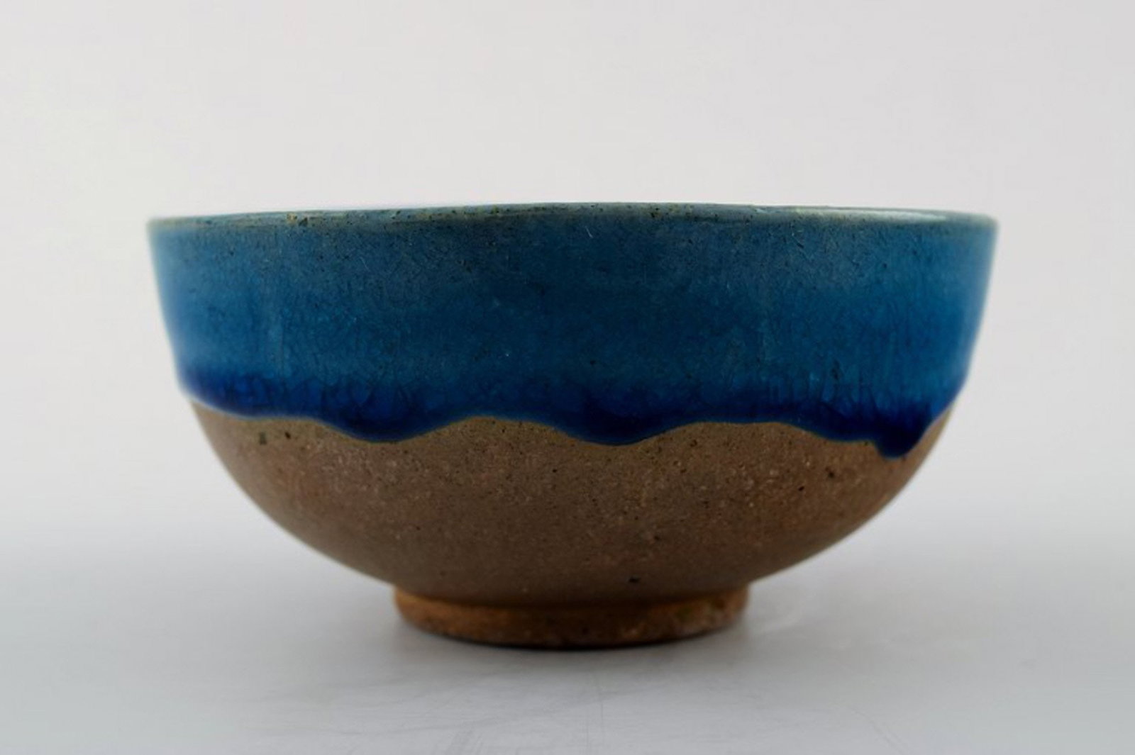 Kahler, HAK, glazed stoneware bowl. Nils Kahler. 1960s.: Title: Kahler, HAK, glazed stoneware bowl. Nils Kahler. 1960s. Description: Kahler, HAK, glazed stoneware bowl. Nils Kahler. 1960s. In perfect condition. Marked. Measures 10 X 5 cm.; Kahler, HAK,