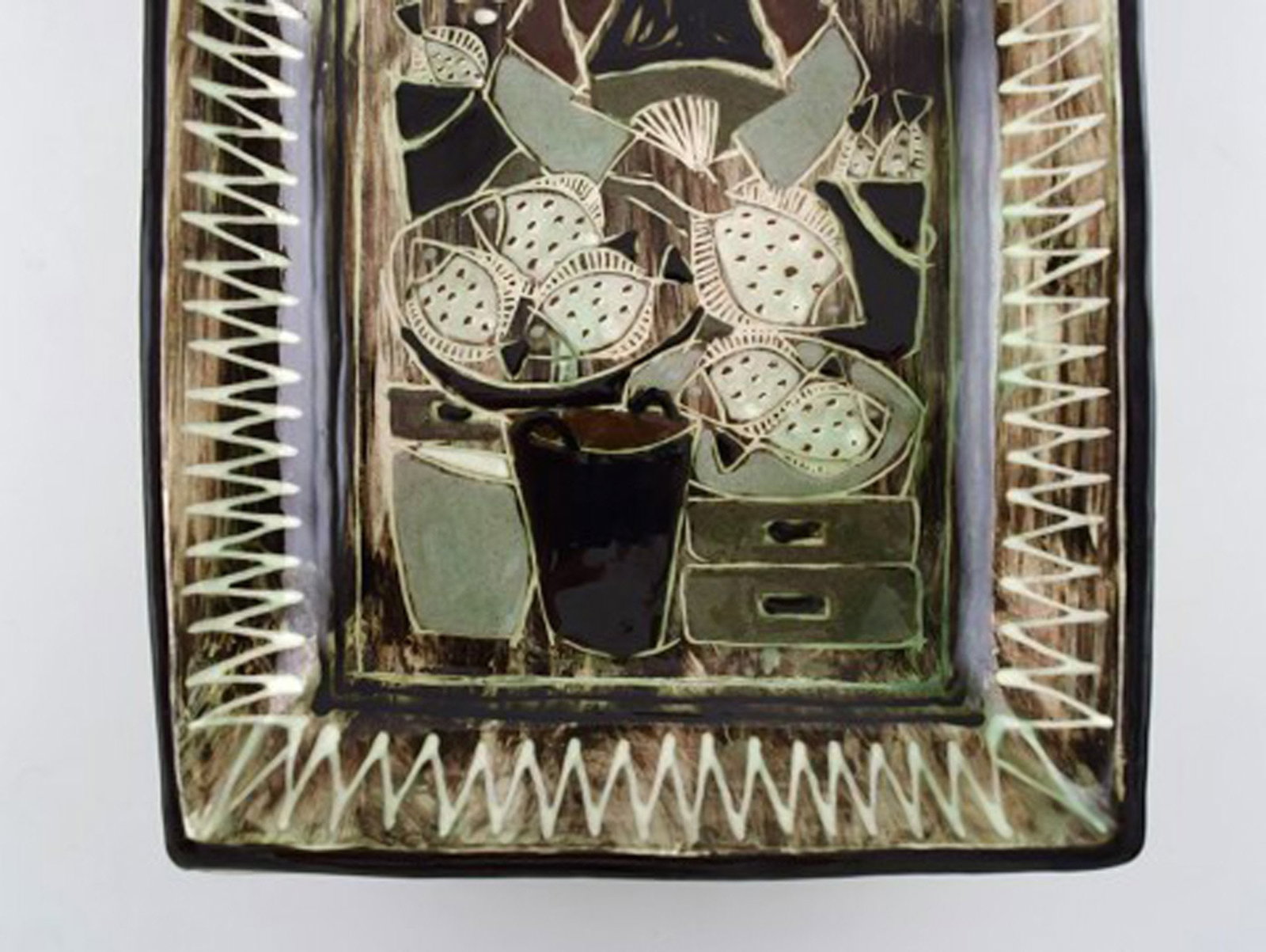 Astrid Tjalk for Kahler, Denmark. Unique bowl in glazed ceramic with motif of fish monger. 1960's. - 4