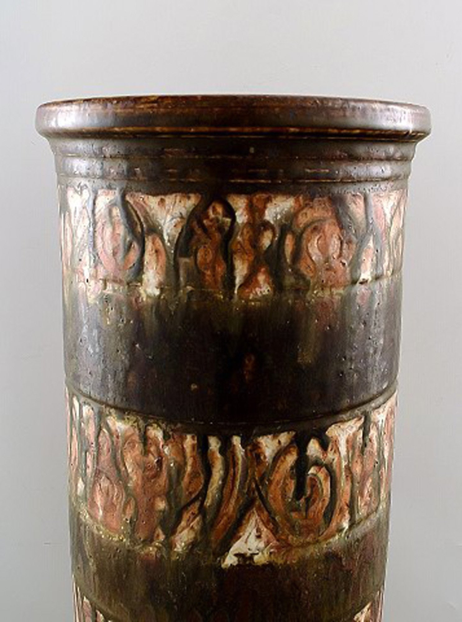 Rabiusla Herrliber, Swiss ceramist, monumental floor vase. - 3