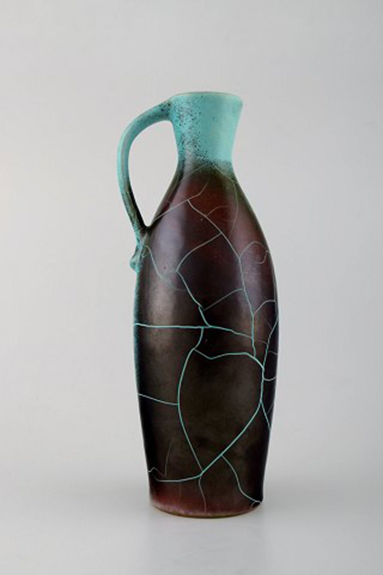 Richard Uhlemeyer, German ceramist. Pottery pitcher, beautiful crackled glaze in green red shades. - 4