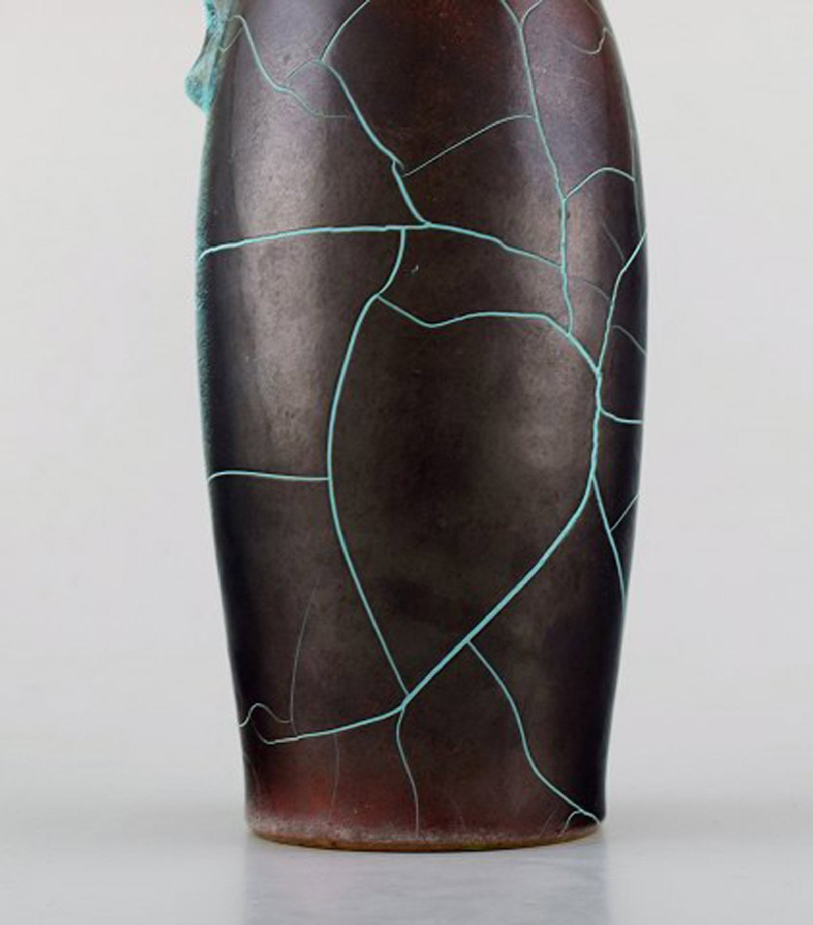 Richard Uhlemeyer, German ceramist. Pottery pitcher, beautiful crackled glaze in green red shades. - 6