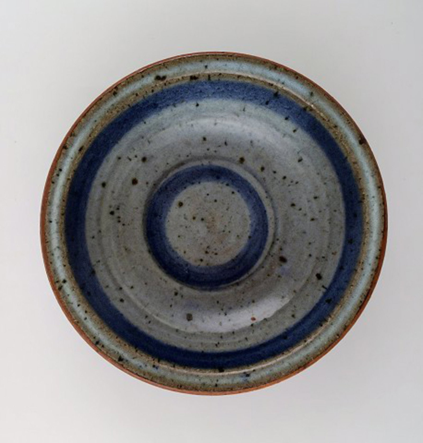 Helle Allpass (1932-2000). Low bowl of glazed stoneware in beautiful blue and grey glaze with iron - 4