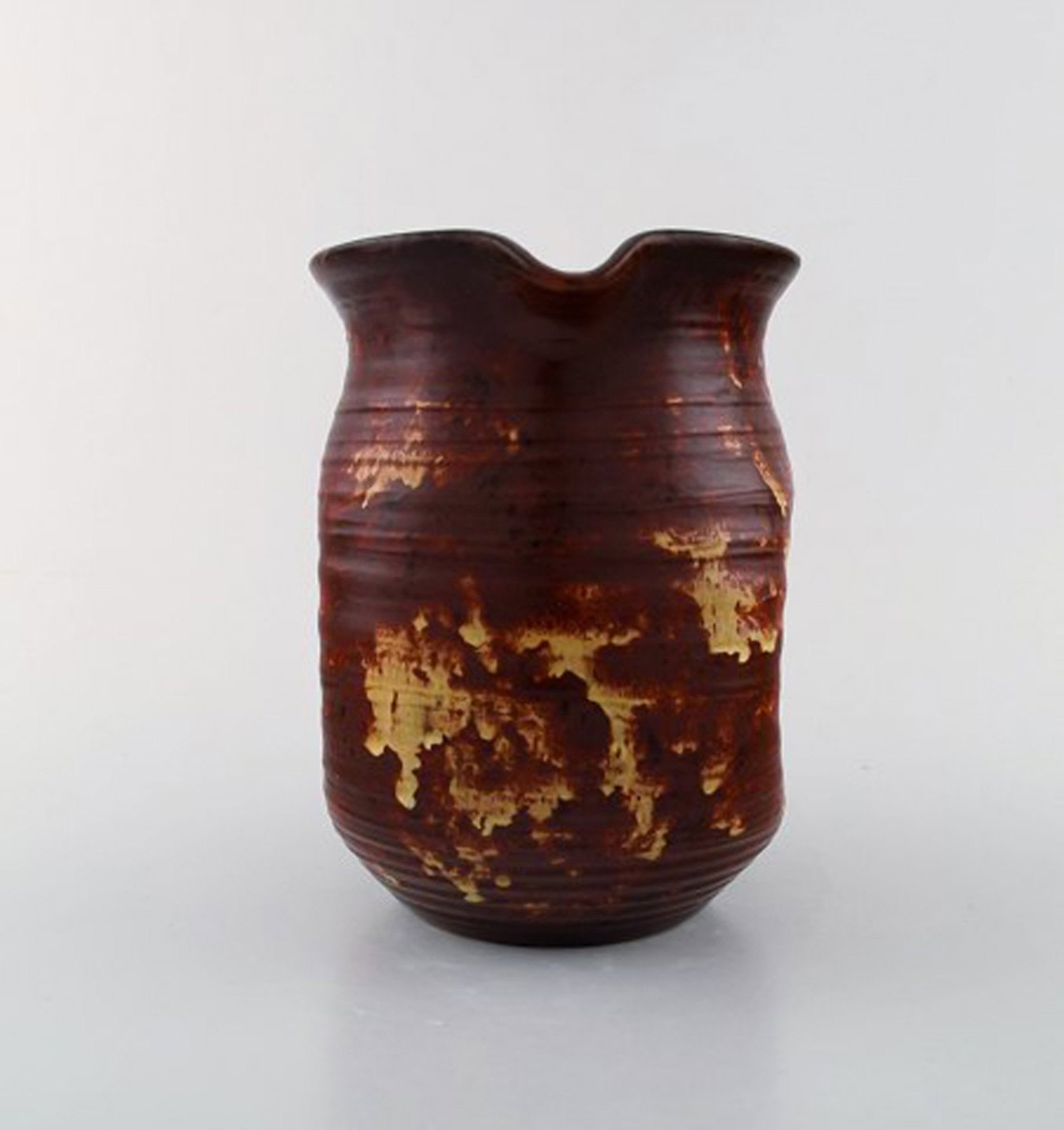 Michael Andersen, Denmark jug with handle. Beautiful glaze in red and yellow shades. 1950 / 60s. - 3