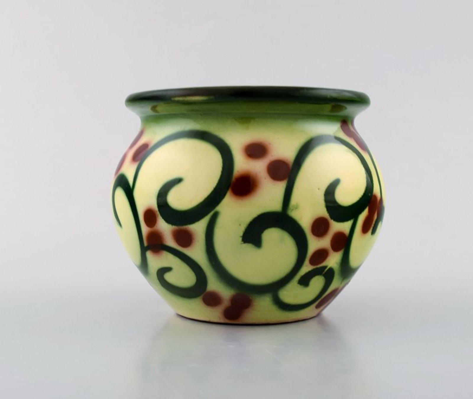 Danish ceramist. Small flower pot in glazed ceramics. 1950 / 60's. - 2