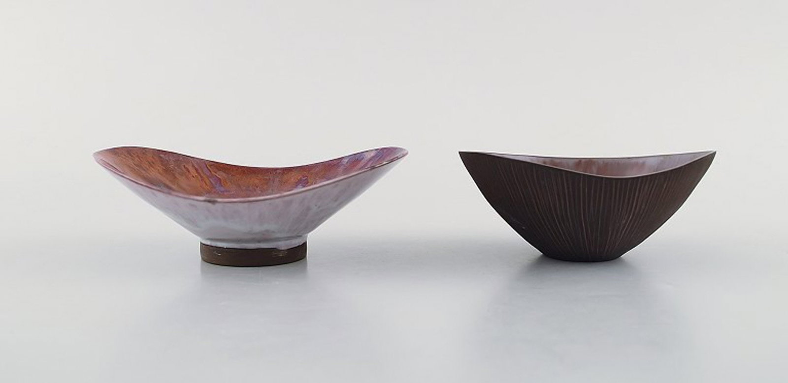 Sven Hofverberg (1923-1998) Swedish ceramist. Two unique glazed ceramic bowls. Beautiful metallic: Title: Sven Hofverberg (1923-1998) Swedish ceramist. Two unique glazed ceramic bowls. Beautiful metallic glaze. 1980's Description: Sven Hofverberg (1923-1998) Swedish ceramist. Two unique glazed