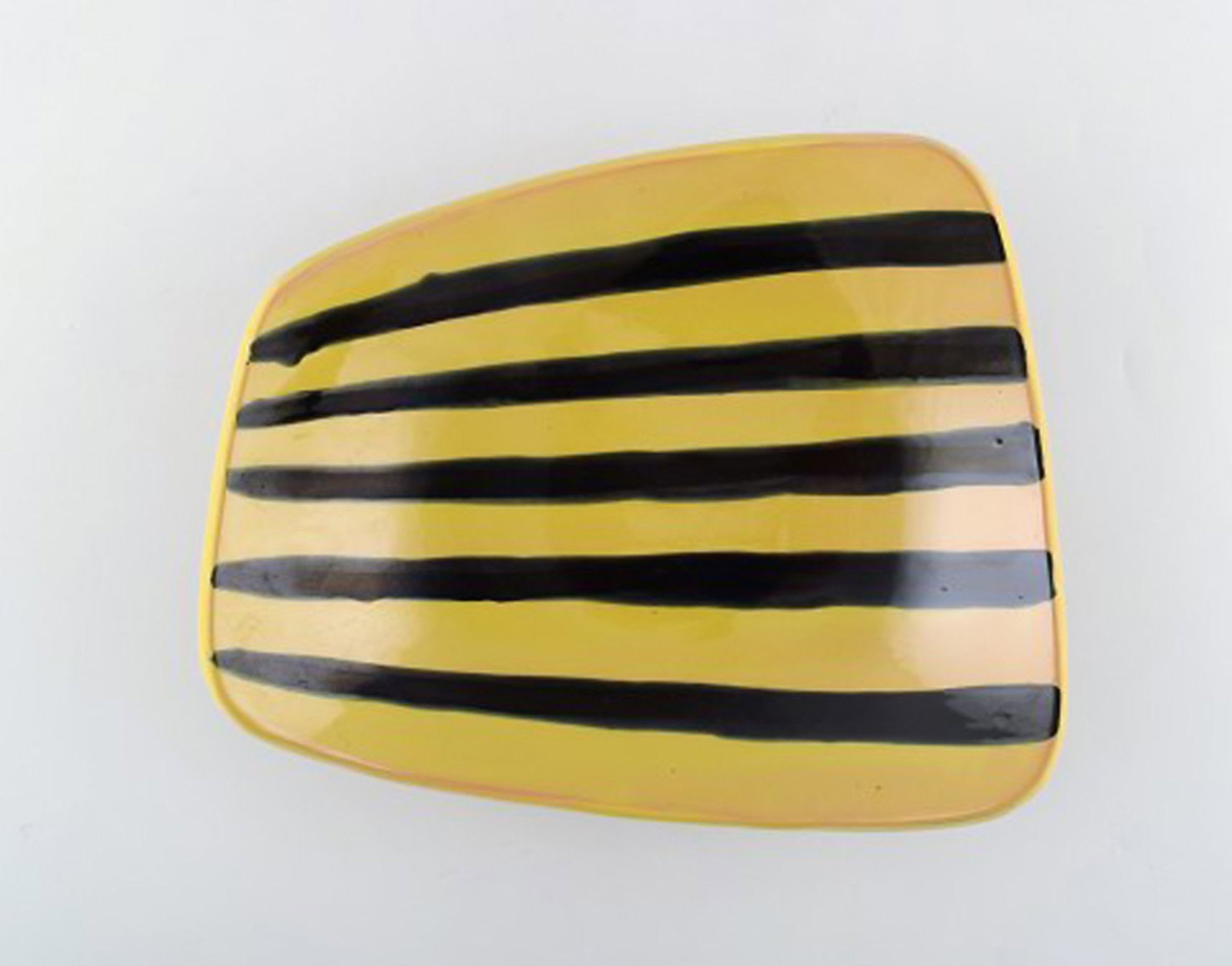 Gabriel Keramik, Sweden. "Tropik" dish in glazed ceramics. Striped design in yellow black glaze. - 3