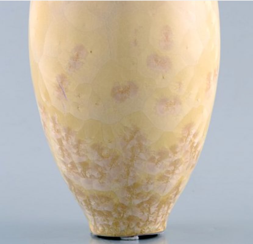 Isak Isaksson, Swedish potter. Large narrow necked unique vase in glazed ceramics. Beautiful crystal - 5