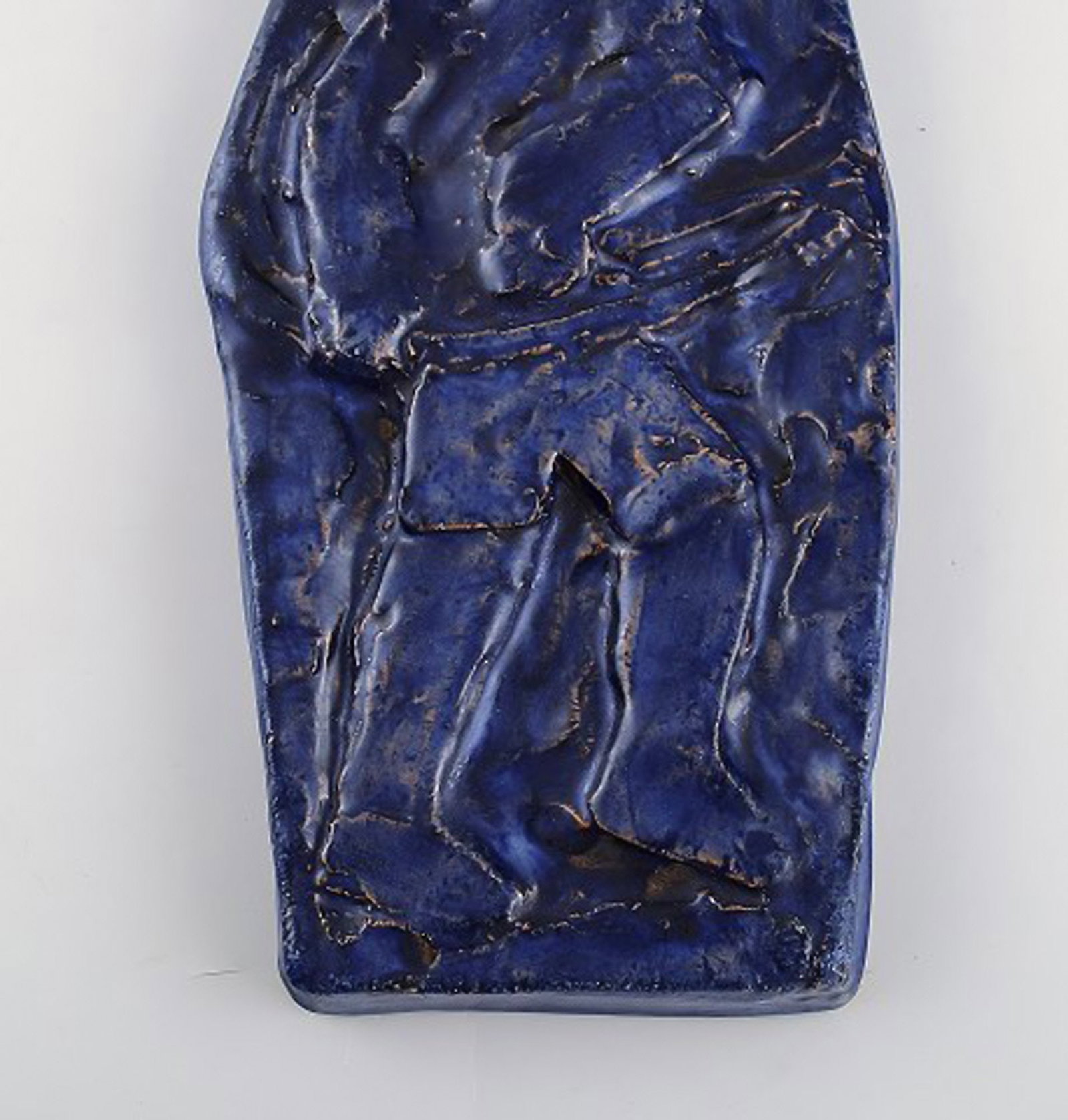 Swedish ceramist. Unique wall plaque in glazed stoneware. Blue glaze with hunter motif. 1960's. - 4