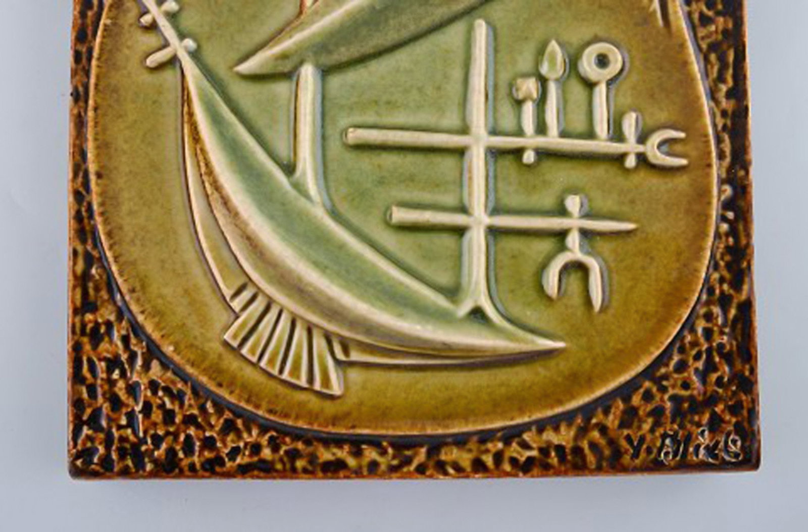Yngve BliXt (1920-1981) Sweden. Wall plaque in glazed stoneware decorated with sailboat. 1970's. - 4