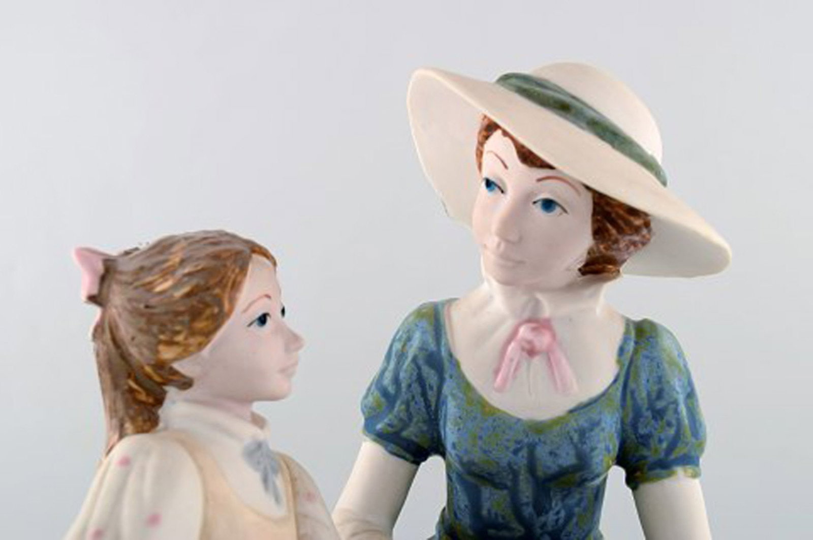 PAL, Spain. Large sculpture in glazed ceramics. Mother with daughter. 1980's. - 8
