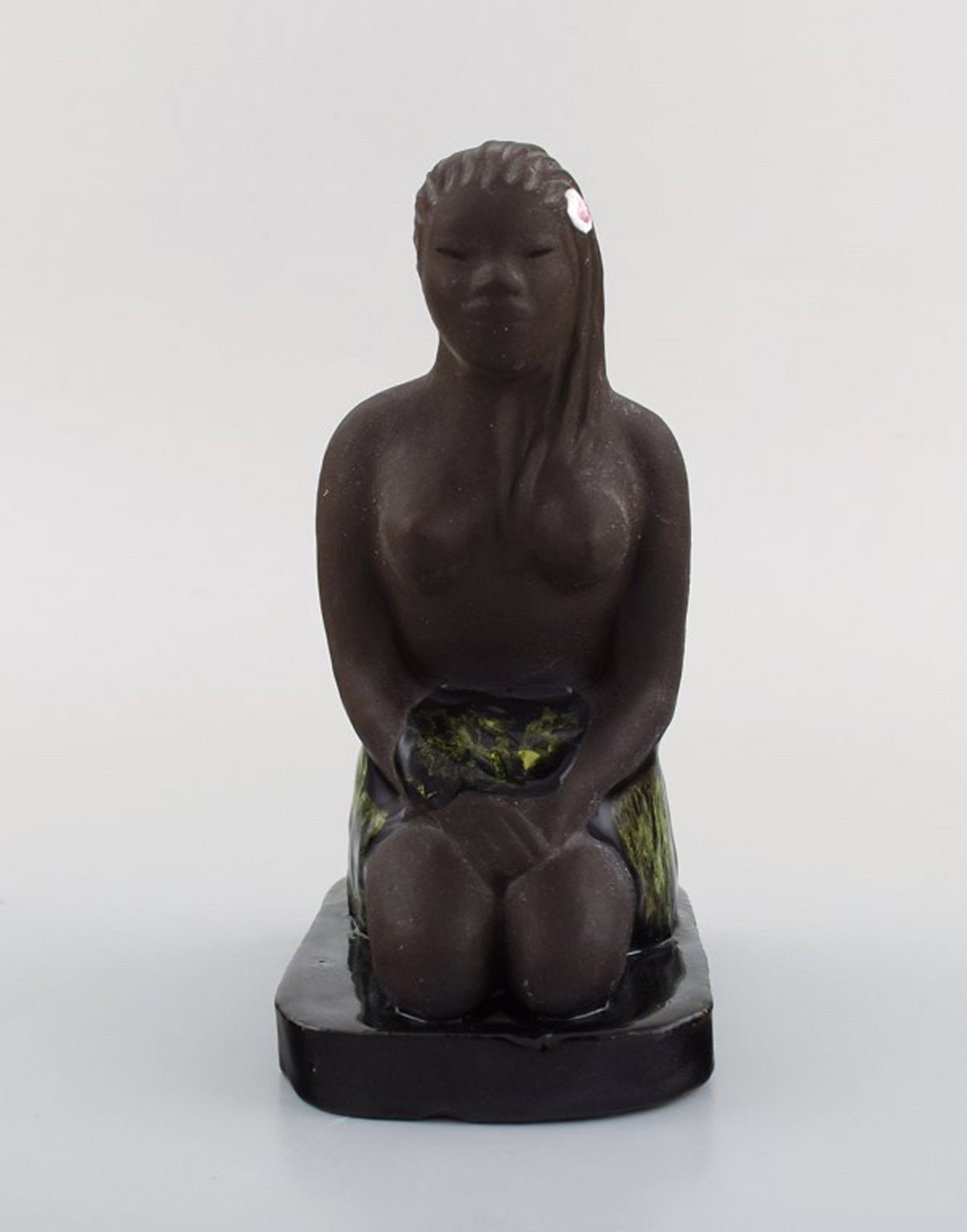 Bengt Wall, Sweden. Balinese girl in raw and glazed ceramics. 1950's. - 2