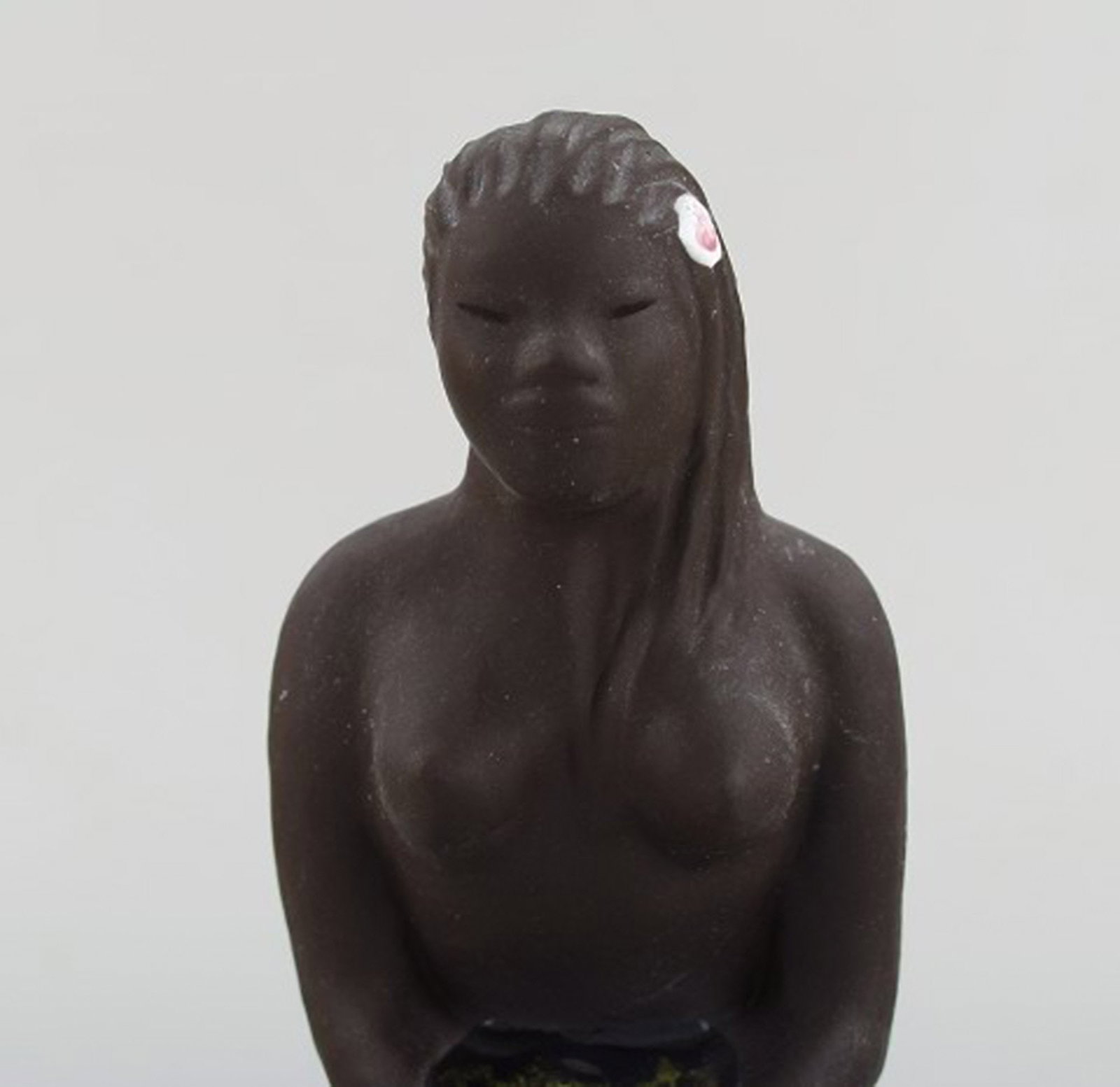 Bengt Wall, Sweden. Balinese girl in raw and glazed ceramics. 1950's. - 3