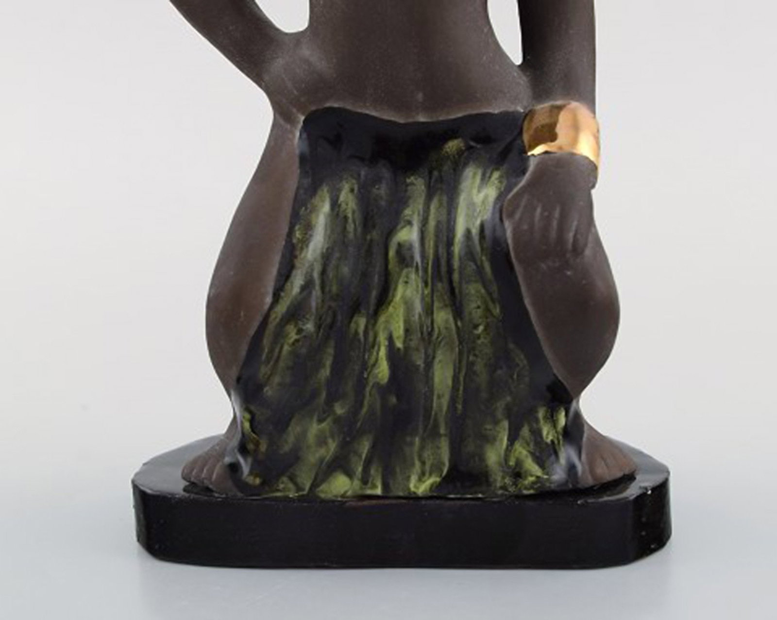 Bengt Wall, Sweden. Balinese girl in raw and glazed ceramics with gold decoration. 1950's. - 4