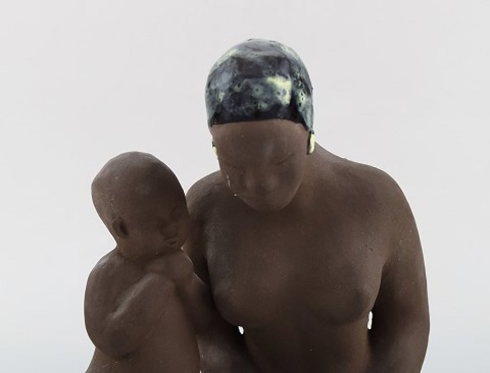 Bengt Wall, Sweden. Balinese girl with child in raw and glazed ceramics. 1950's. - 3