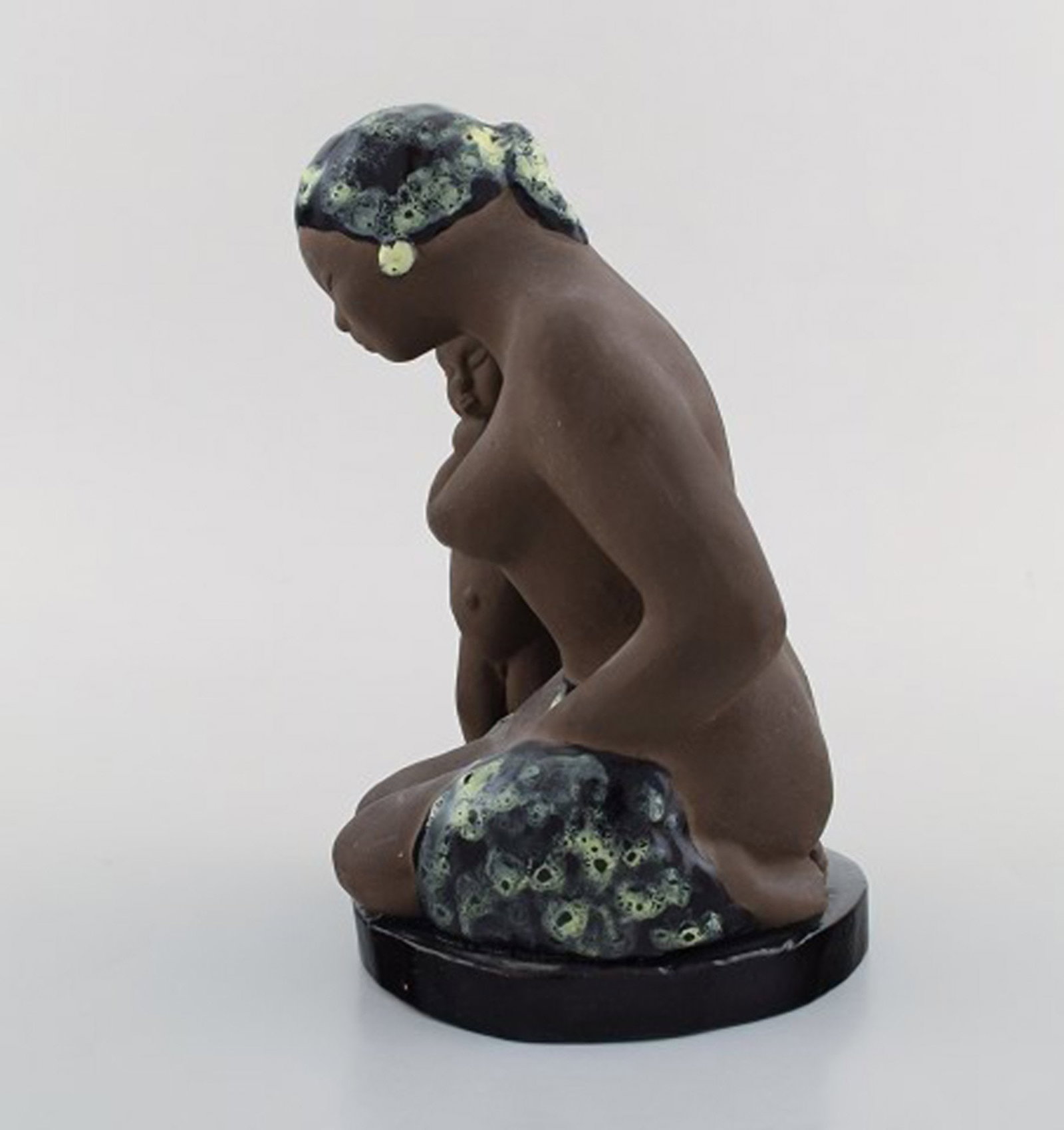 Bengt Wall, Sweden. Balinese girl with child in raw and glazed ceramics. 1950's. - 5