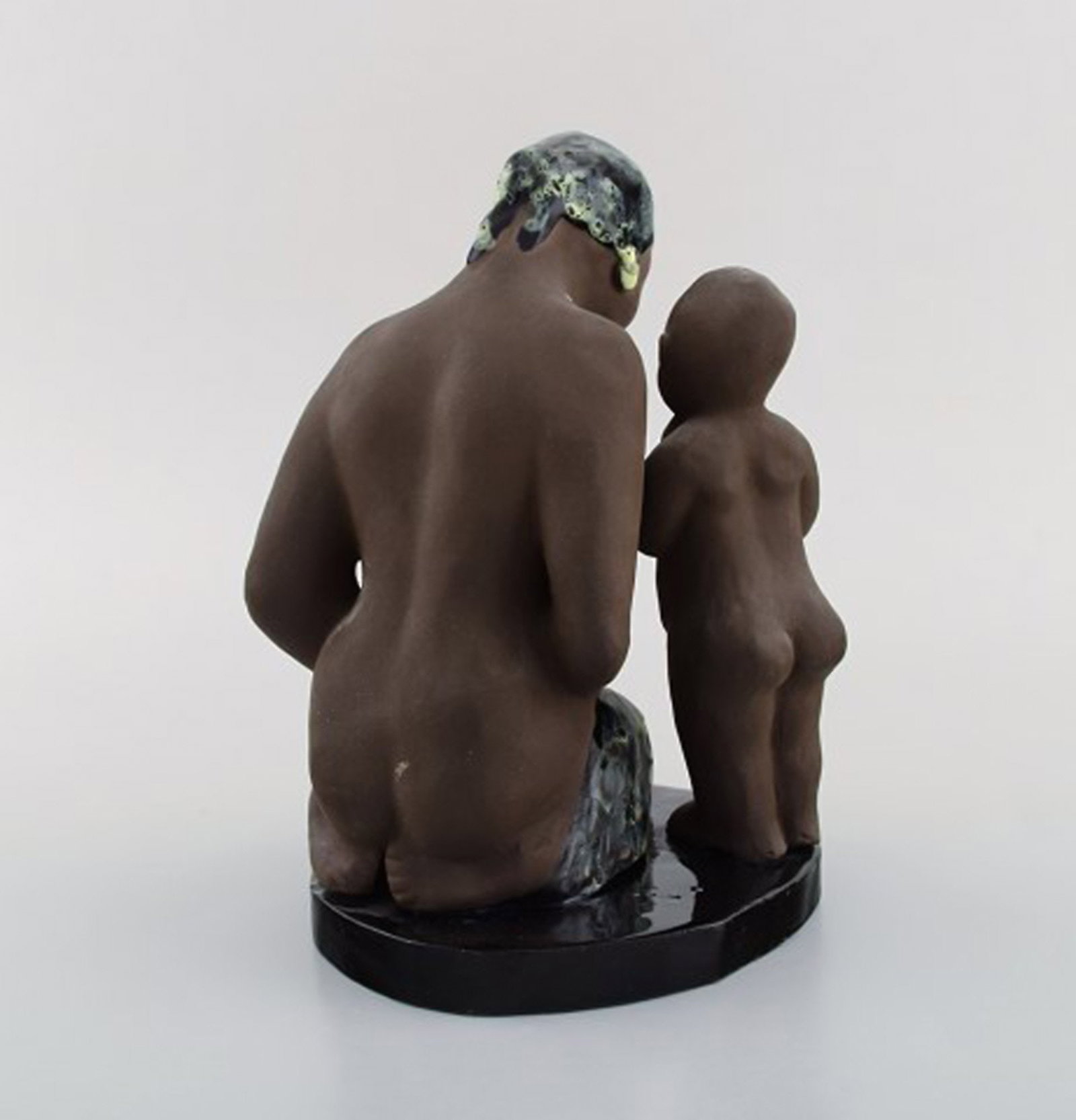 Bengt Wall, Sweden. Balinese girl with child in raw and glazed ceramics. 1950's. - 6