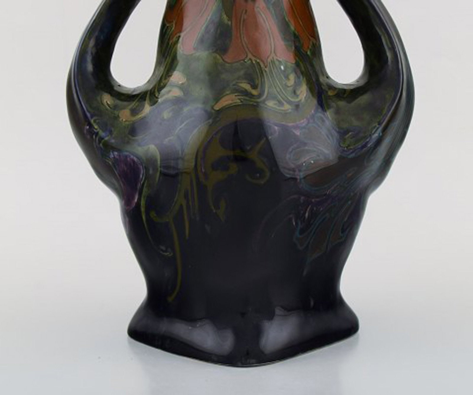 Rozenburg, Den Haag. Large art nouveau vase with gloves in glazed ceramics with flowers. 1910 / - 5