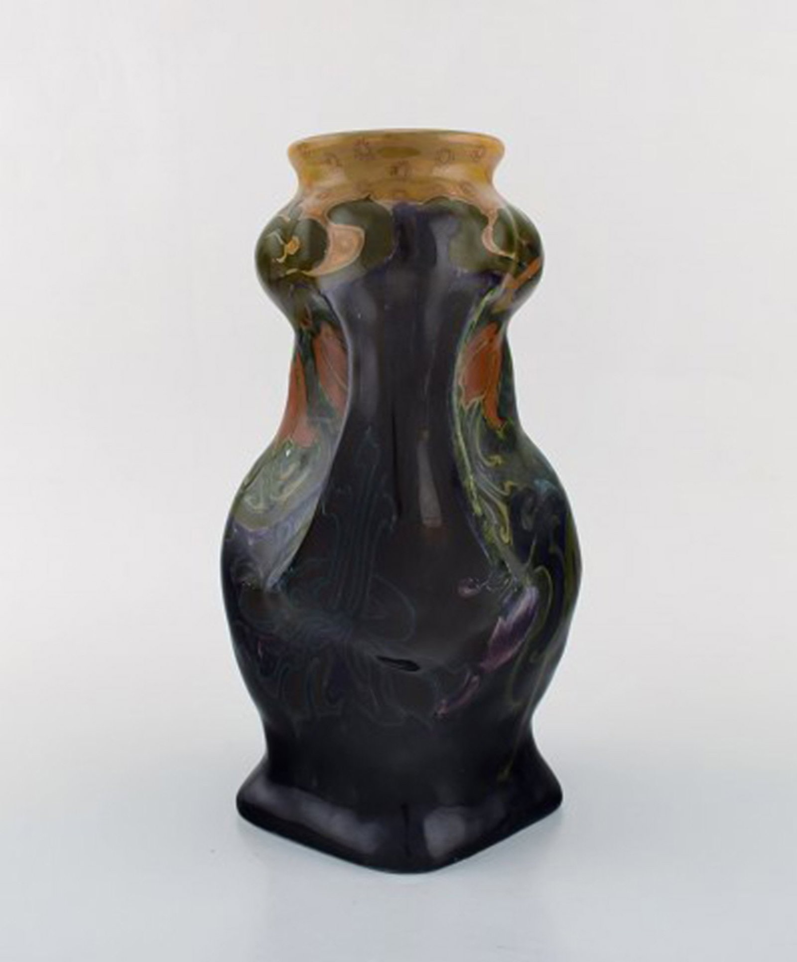 Rozenburg, Den Haag. Large art nouveau vase with gloves in glazed ceramics with flowers. 1910 / - 7