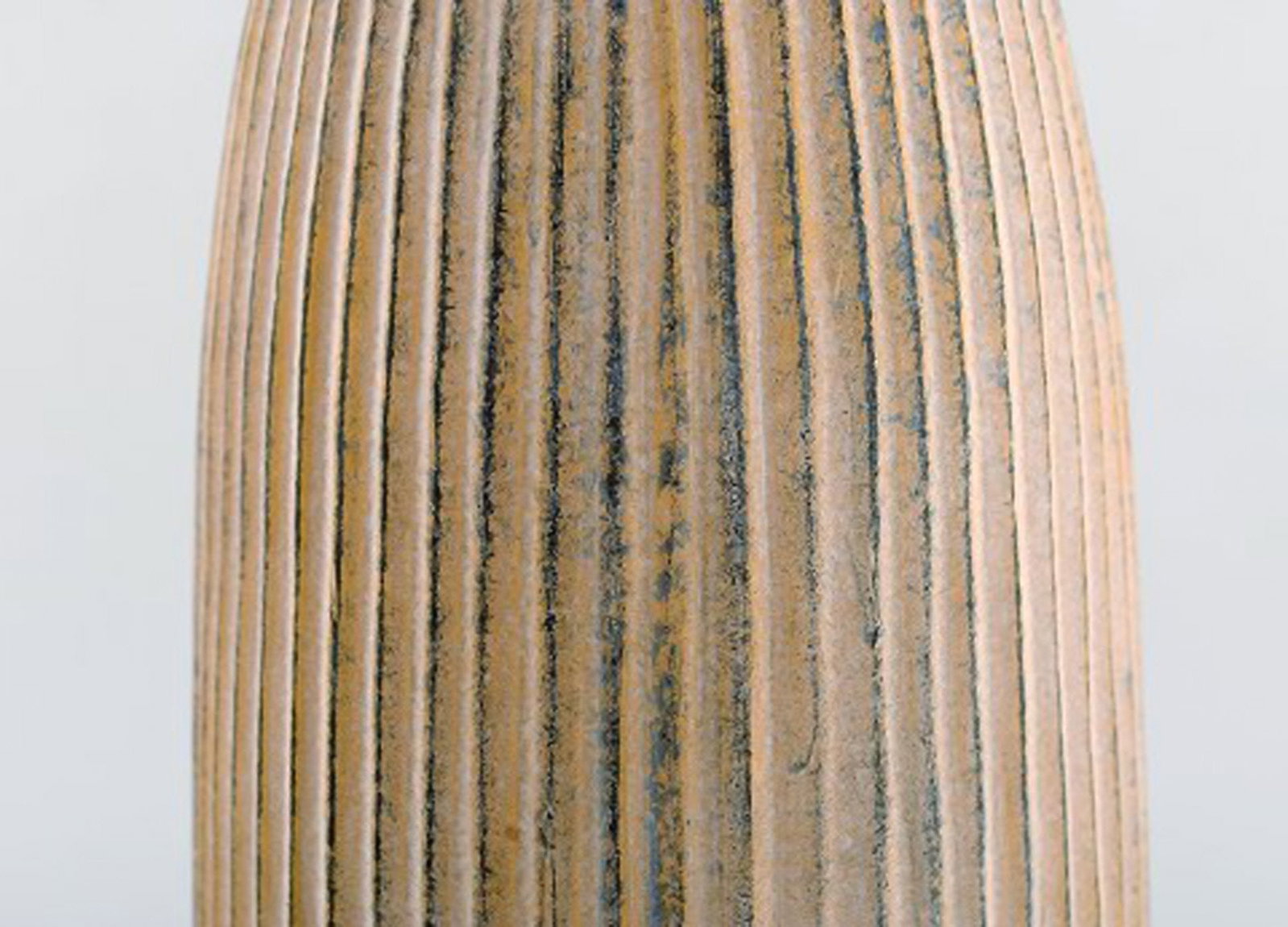 Scandinavian ceramist. Large vase in glazed ceramic with grooved body. Late 20th century. - 7