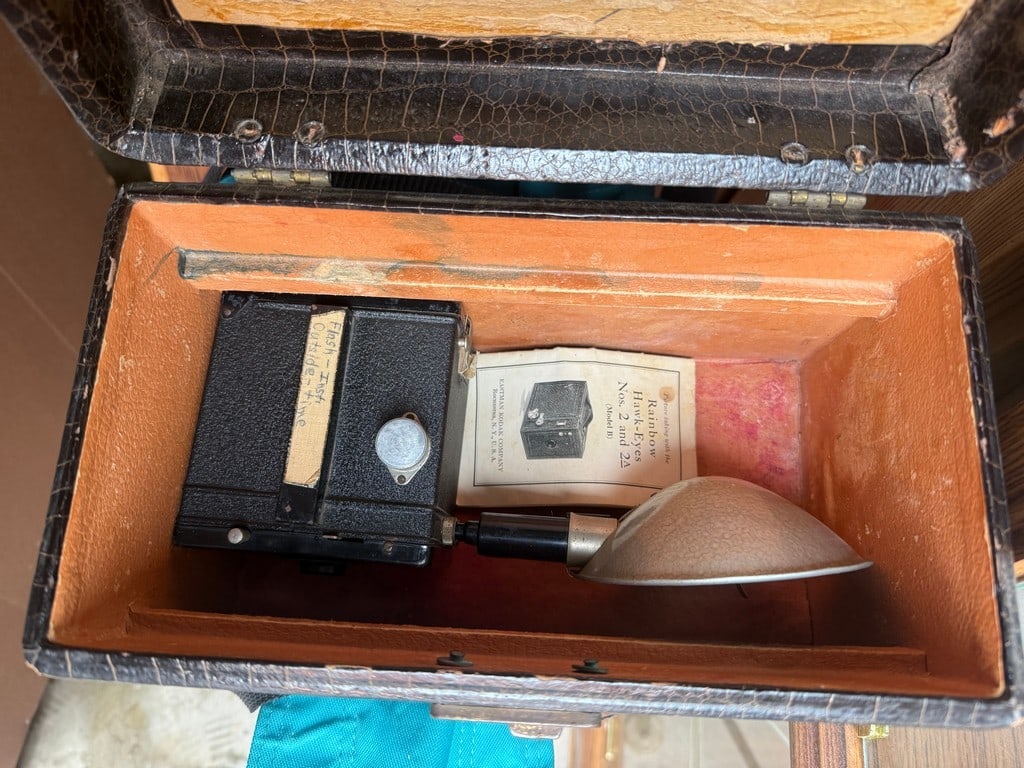 Vintage Tower One-Twenty Flash Camera Kit by Sears, Roebuck and Co. - 2