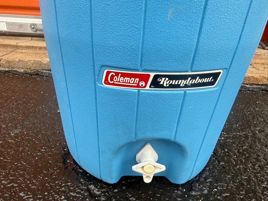 Collection of Five Vintage Coolers: Rubbermaid, Coleman, Igloo - 7
