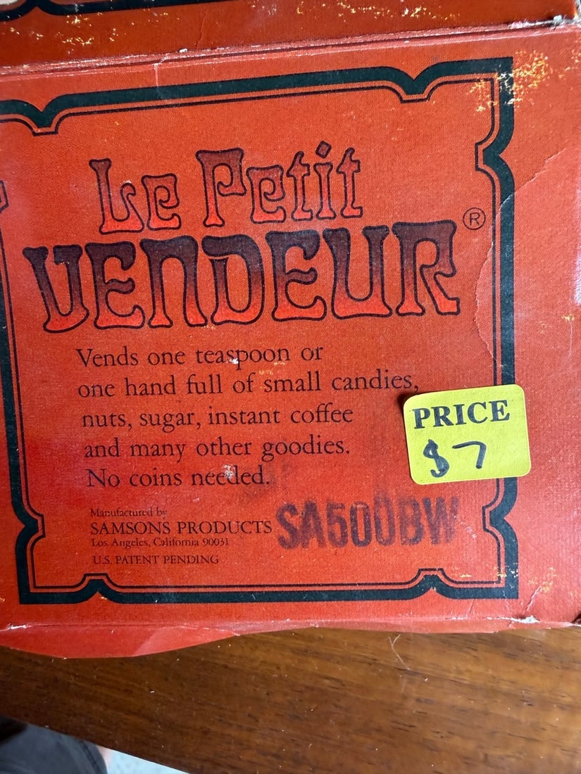 Vintage "Le Petit Vendeur" Countertop Treat Dispenser with Original Box - 2