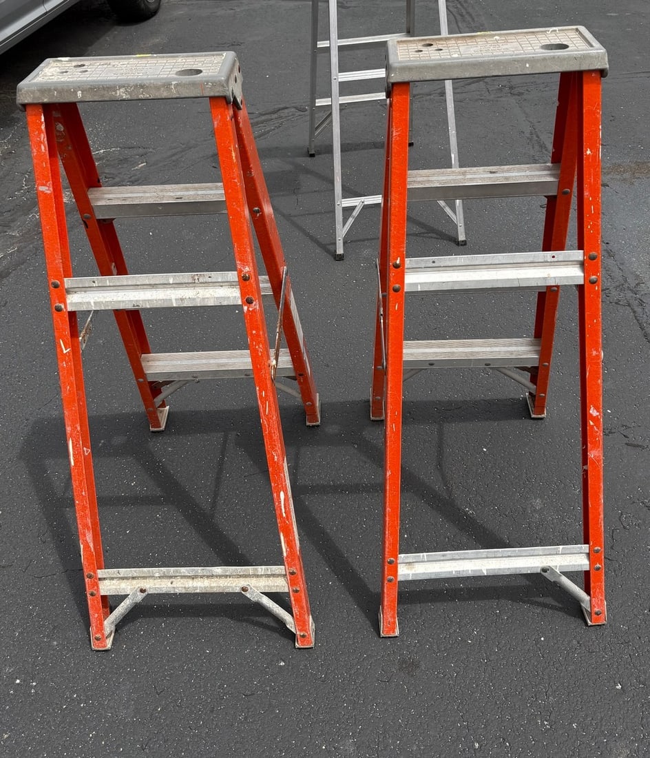 Pair of Werner 6 ft Fiberglass Step Ladders - 2