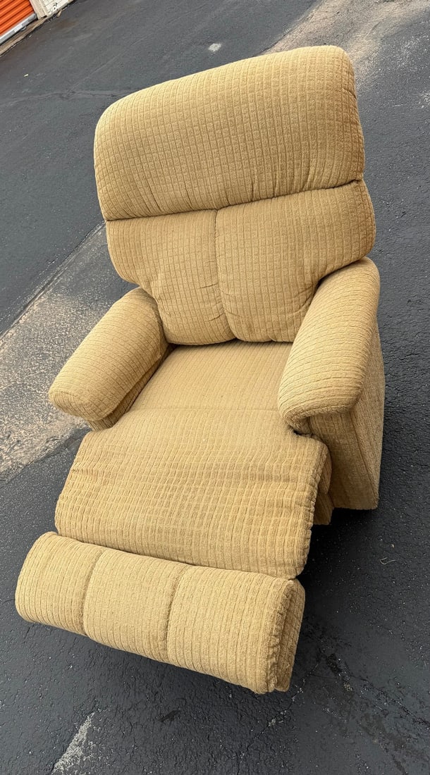 Pair of Matching La-Z-Boy Reclina-Rocker in Casual Oak - 6