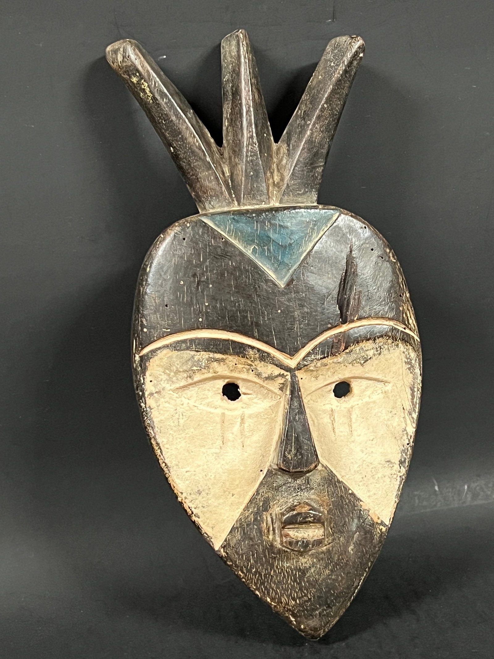 African Tribal Art Carved Wood Vuvi Maskl - 3