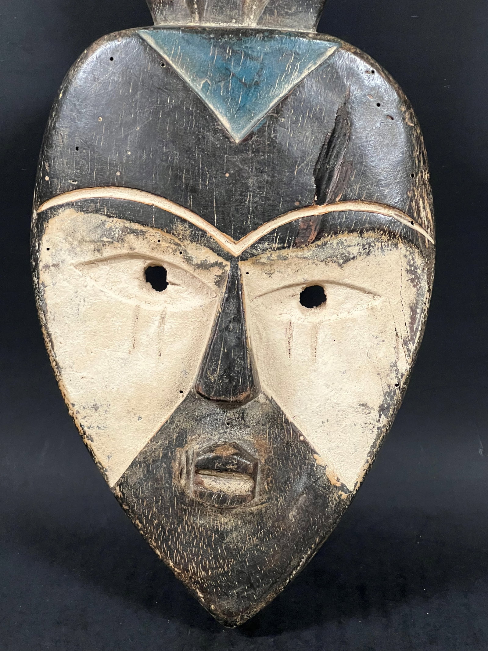 African Tribal Art Carved Wood Vuvi Maskl - 5
