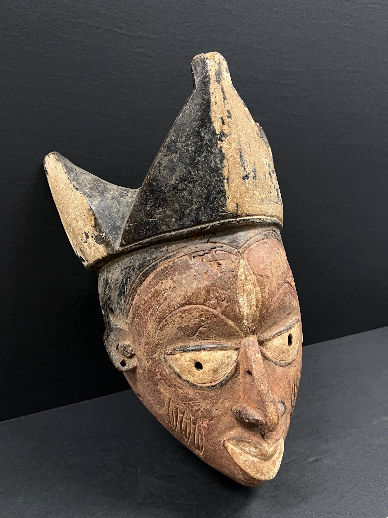 African Tribal Art Carved Wood Yuroba Mask - 3
