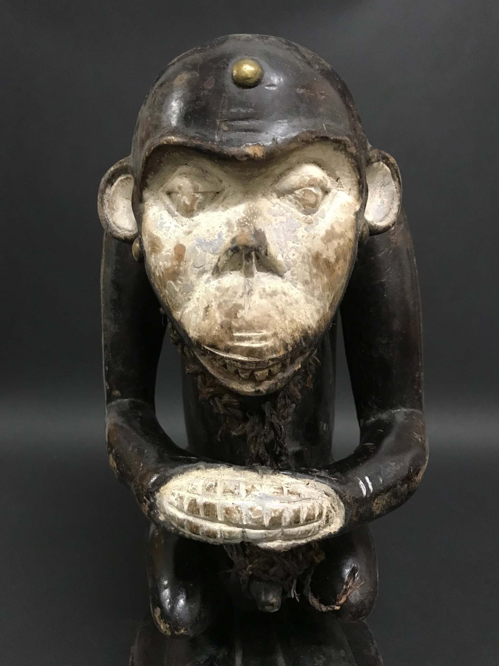 African Tribal Art Carved Wood Bulu Monkey Statue - 2