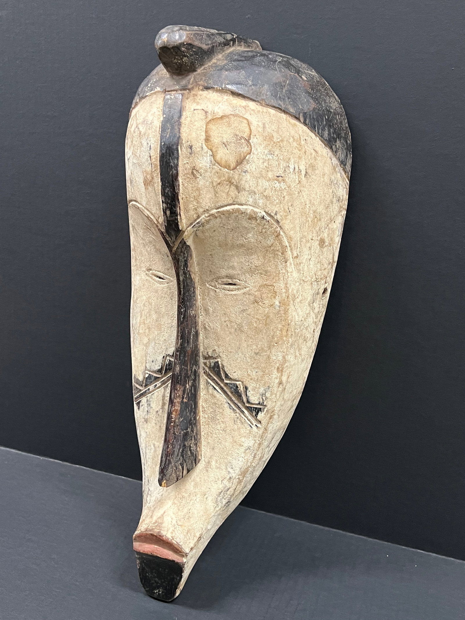 African Tribal Art Carved Wood Fang Mask - 3