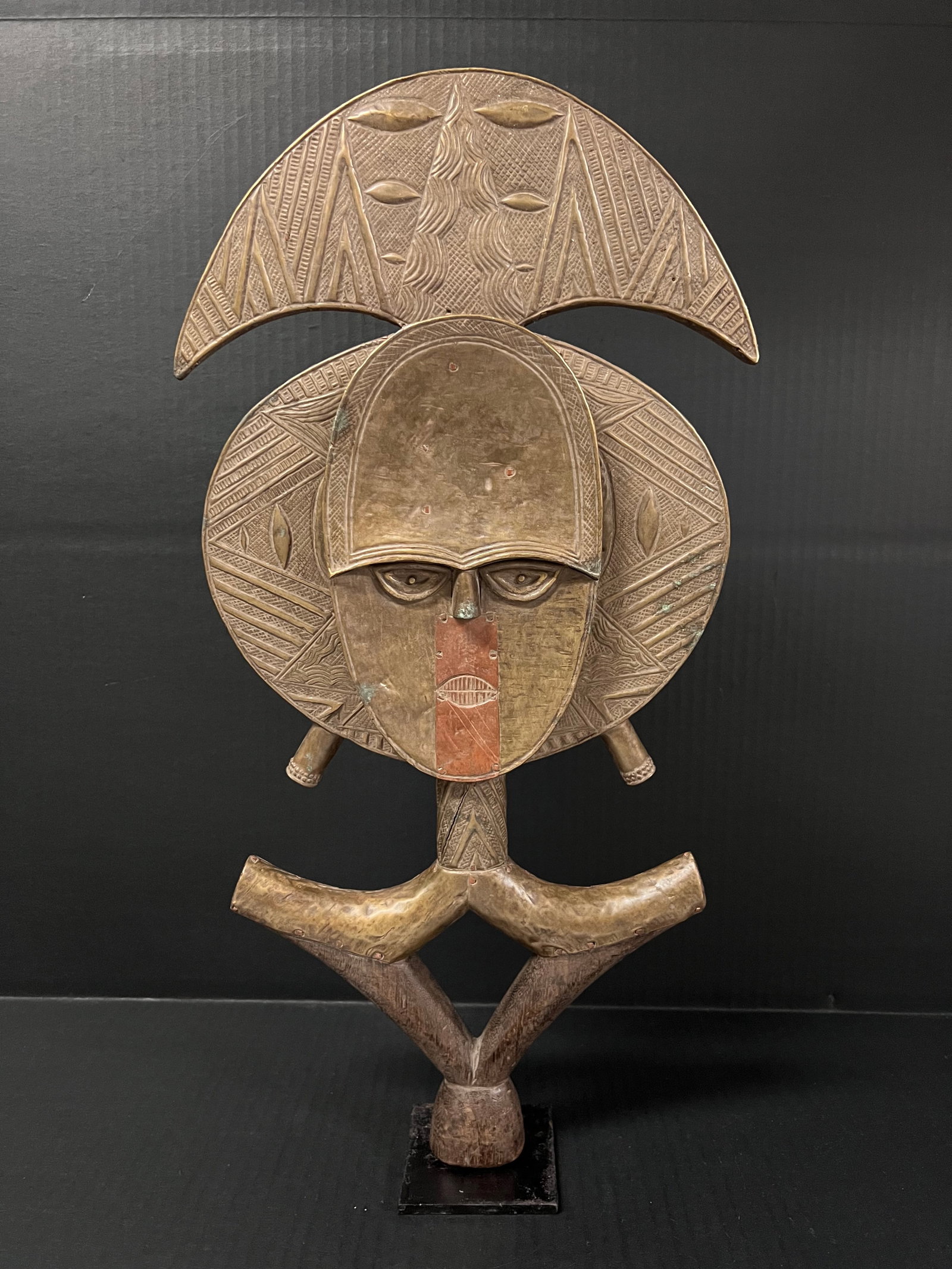 African Tribal Art Carved Wood Bakota Reliquary Guardian Statue (1 of 9)