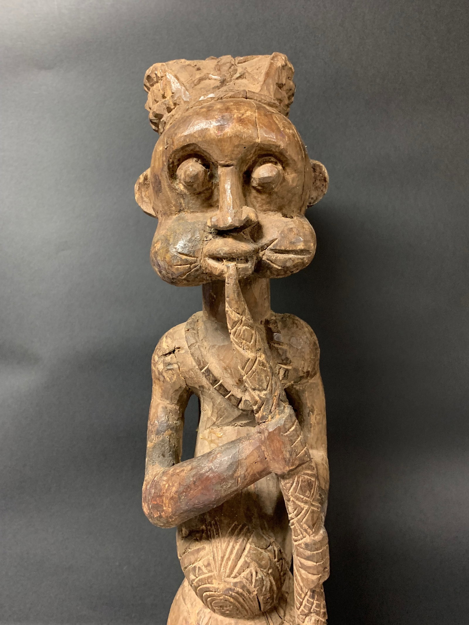 African Tribal Art Carved Wood Bamileke Statue - 2