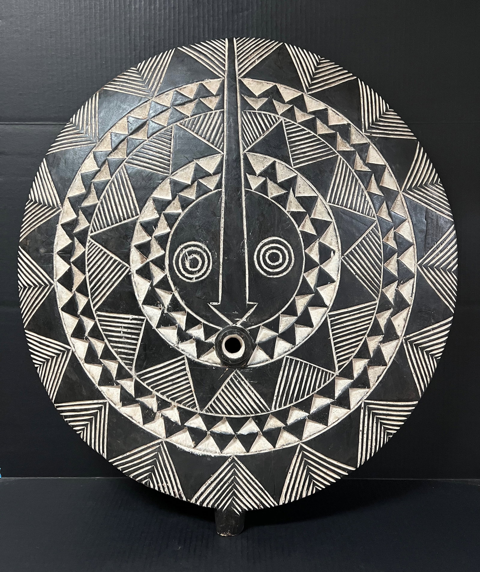 African Tribal Art Carved Wood Very Large Burkina Faso Plank Bwa Sun Mask: Title: Very Large Burkina Faso Plank Bwa Sun Mask Date/Period: Late 20th Century Materials: Wood Size: 31" h x 28" w Reserve: $400.00 Shipping: Domestic: Flat-rate of $100.00 to anywhere within the co
