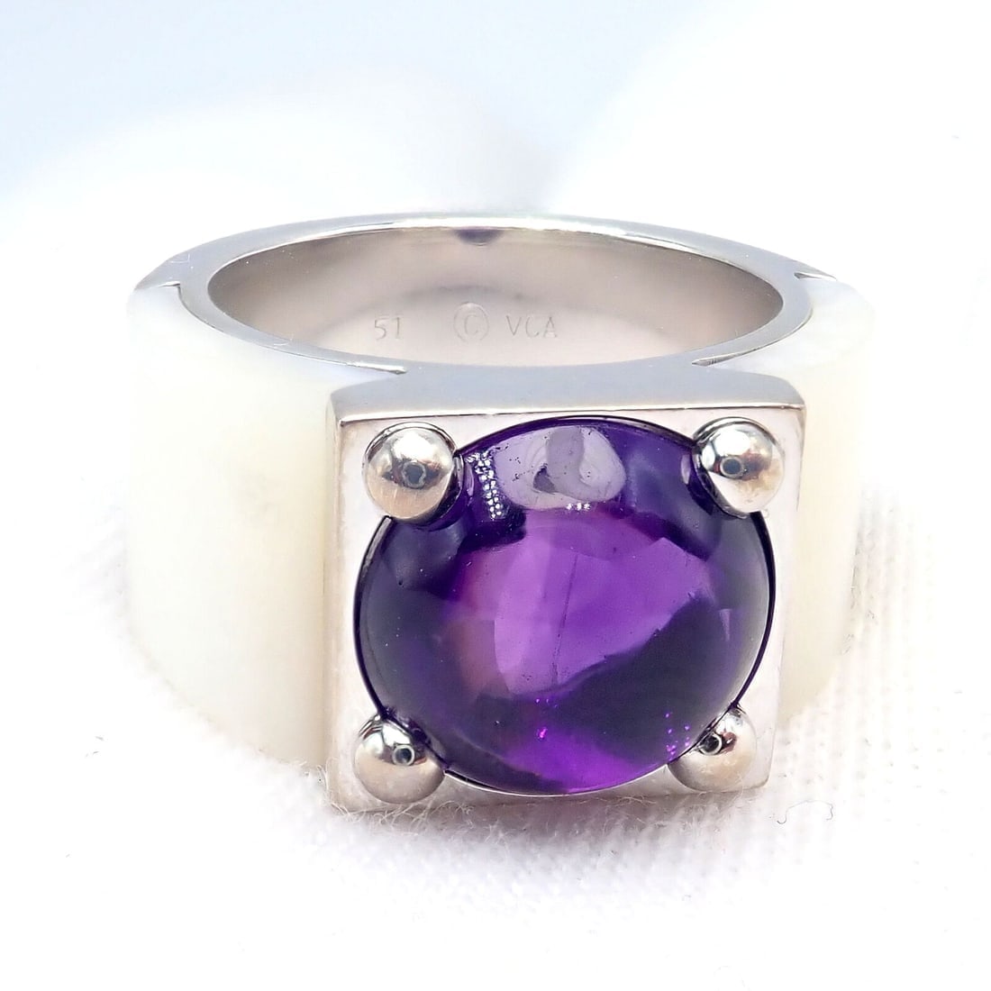 Rare! Authentic Van Cleef & Arpels 18k White Gold Amethyst Mother of Pearl Ring - 2
