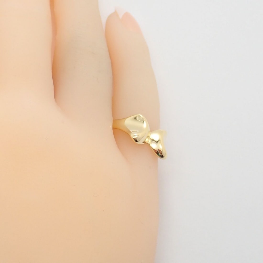 Tiffany & Co. 18k Yellow Gold Peretti Butterfly Bow Ring Sz 5.5 - 7
