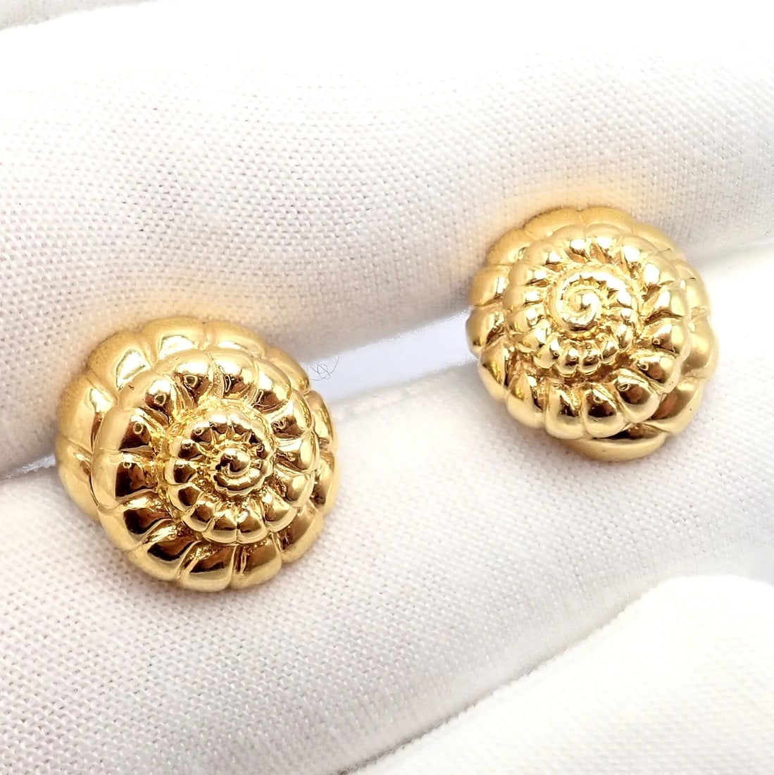 Rare! David Webb 18k Yellow Gold Nautilus Shell Classic Cufflinks - 7