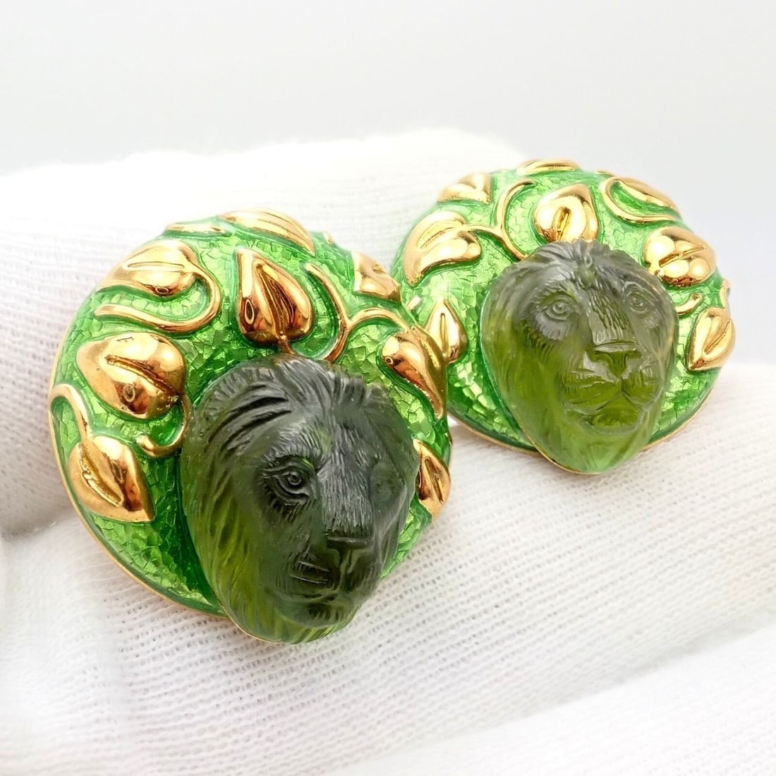 Elizabeth Gage 18k Yellow Gold Carved Green Tourmaline Enamel Lion Earrings - 3